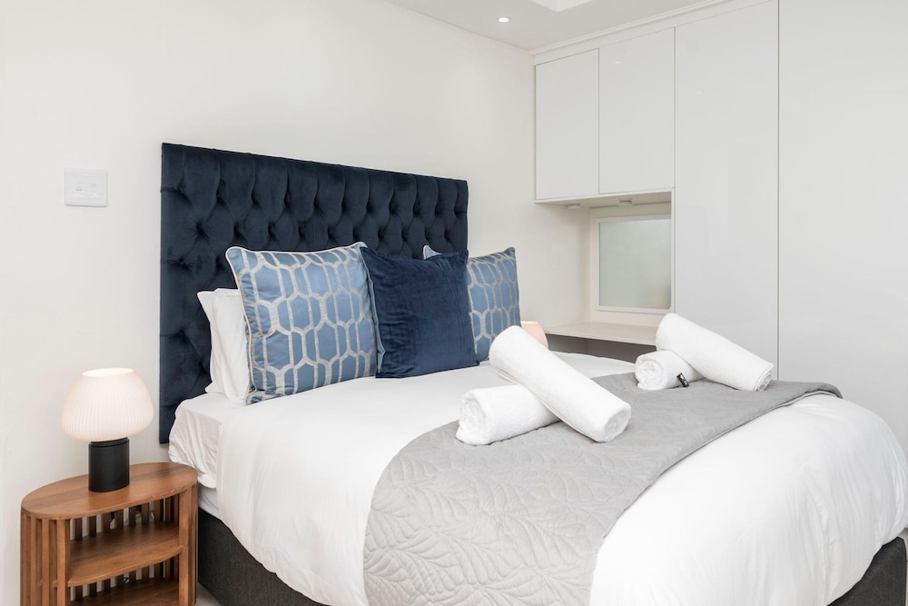 Sea Views by the Promenade at Oceanmist Studio