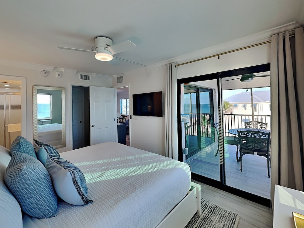 Seaside 4 by Distinctive Beach Rentals