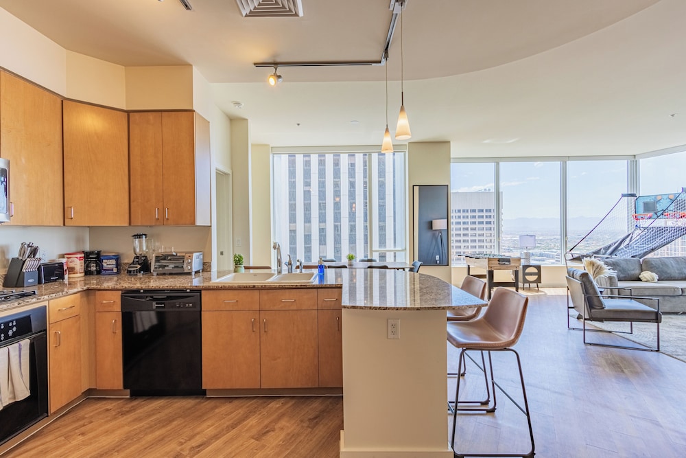 ROVE LIVING/KL - 44 Monroe