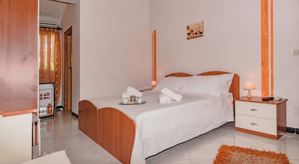 Kamarina Land photo 5