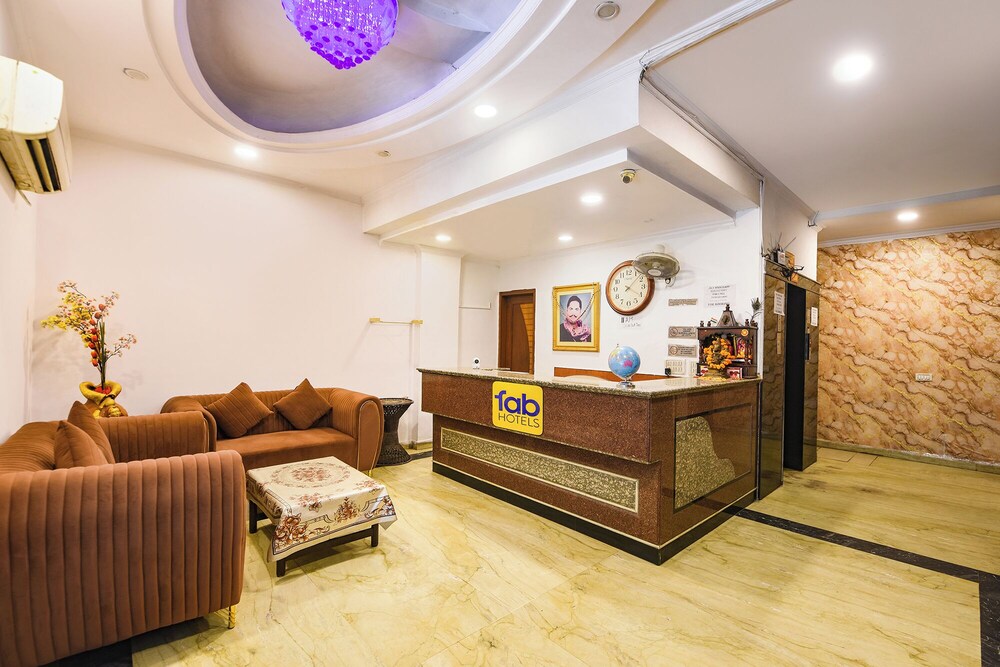Fabhotel Western