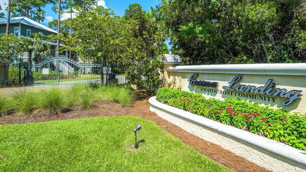 4BR Home With Deck & Grill Fun + Free Attraction Tickets!