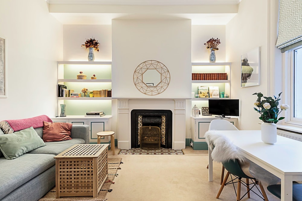 Charming Earls Court Apartment