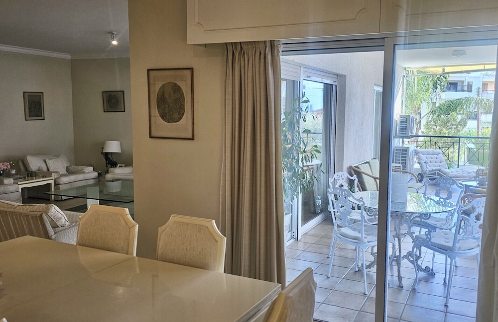 24 NIC - Stay Charm Classic Apartment