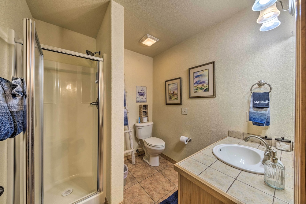 Cozy Ruidoso Cabin Retreat w/ Private Hot Tub view 4