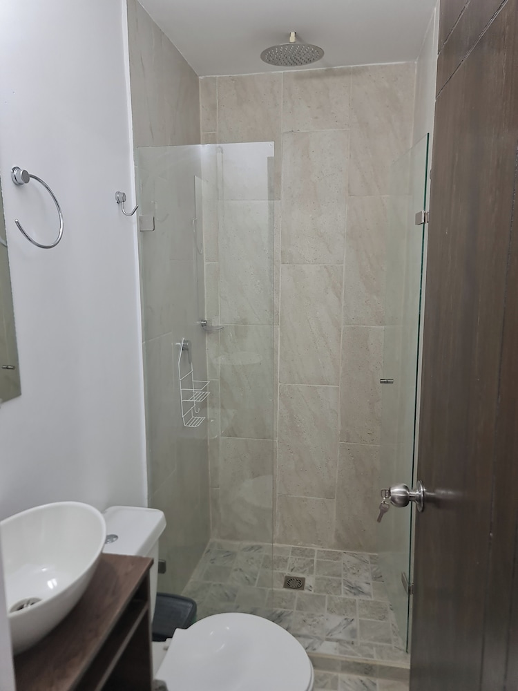 RG33 ApartaSuites