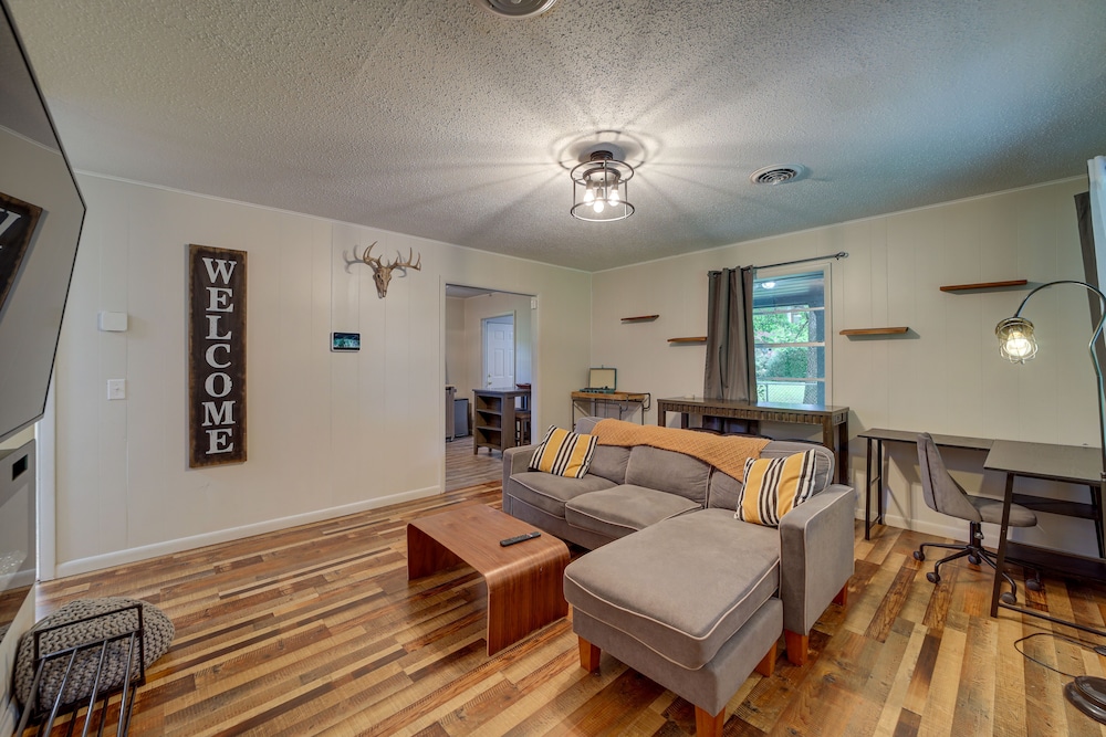 Wagoner Vacation Rental Near Fort Gibson Lake! view 5