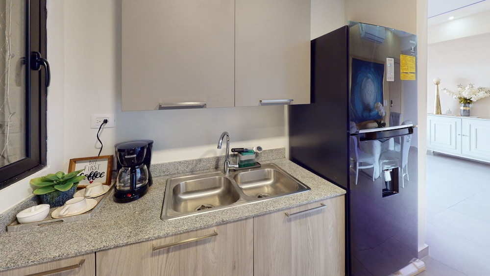Escape to Santo Domingo 2-bedroom Oasis in the Heart of the City