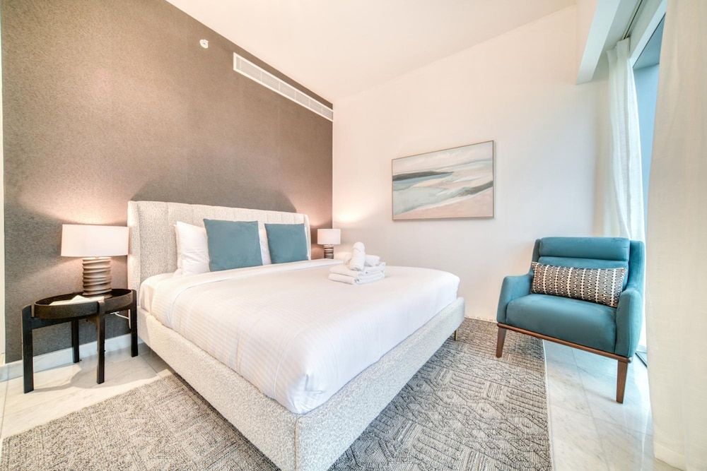 Modern Elegance w a New York Edge Difc Apt