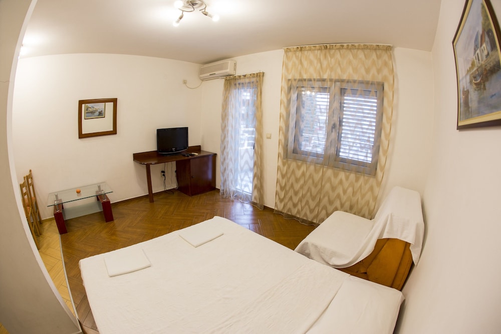 SMS Apartments