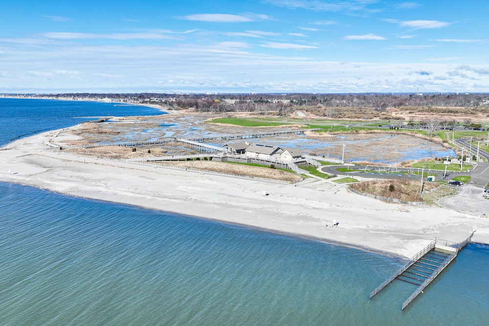 Milford Vacations - Milford Vacation Rental 1 Block to Beach! - Property Image 2