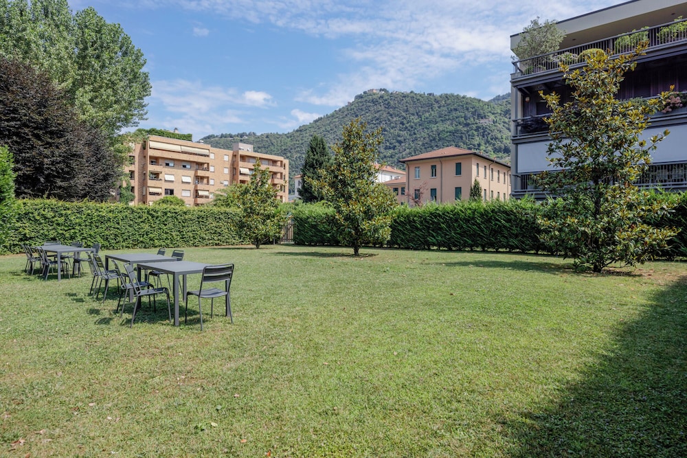 Charming Garden Hideaway in Como by Rent all Como