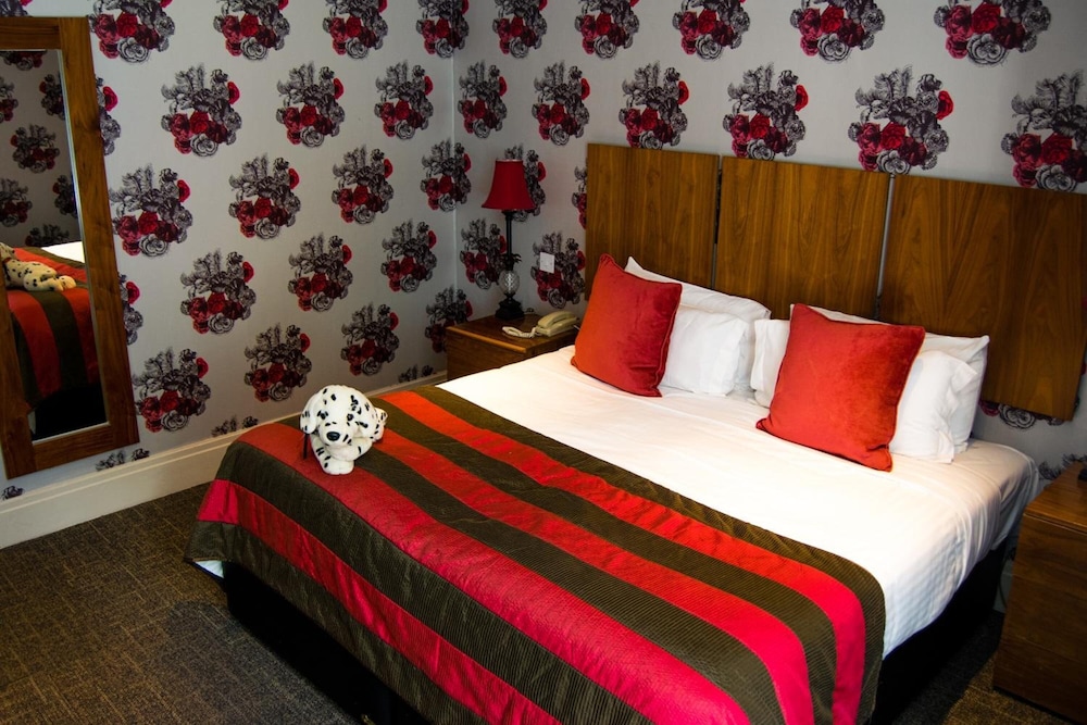 Bridgend Vacations - The Coed-Y-Mwstwr Hotel - Property Image 8