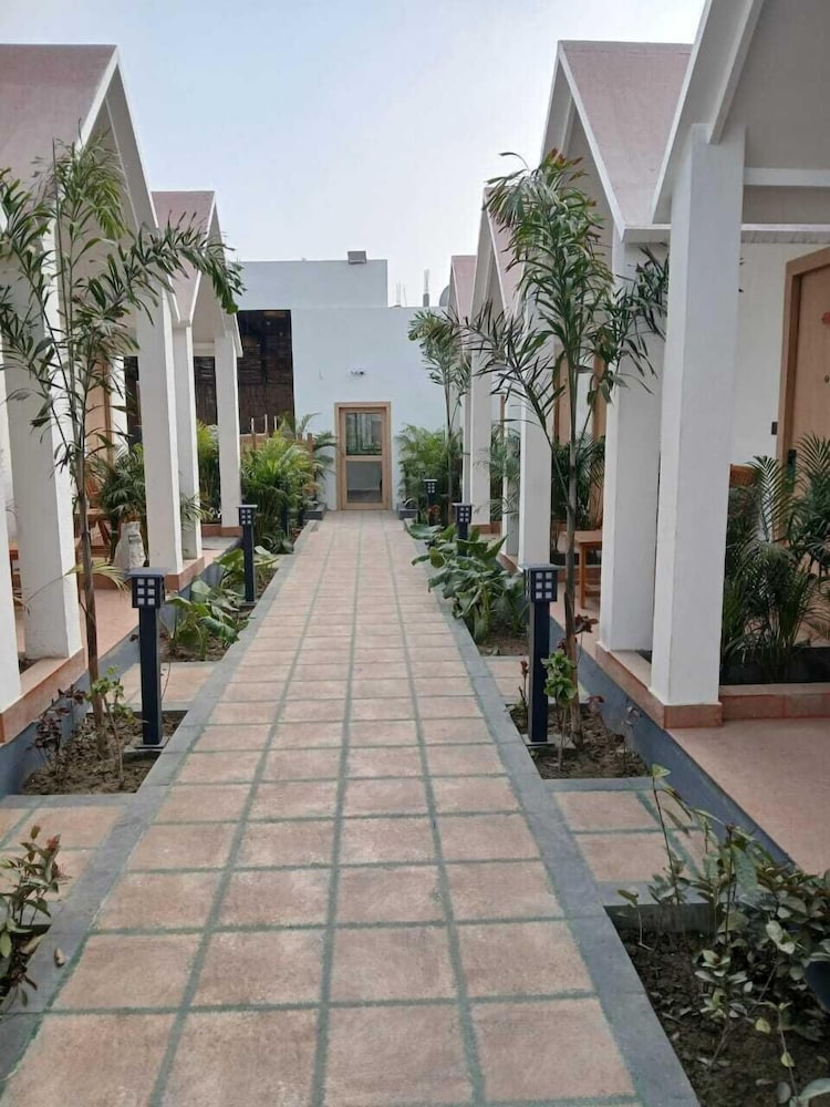 Sanrose Retreat By Swarnika Hotels