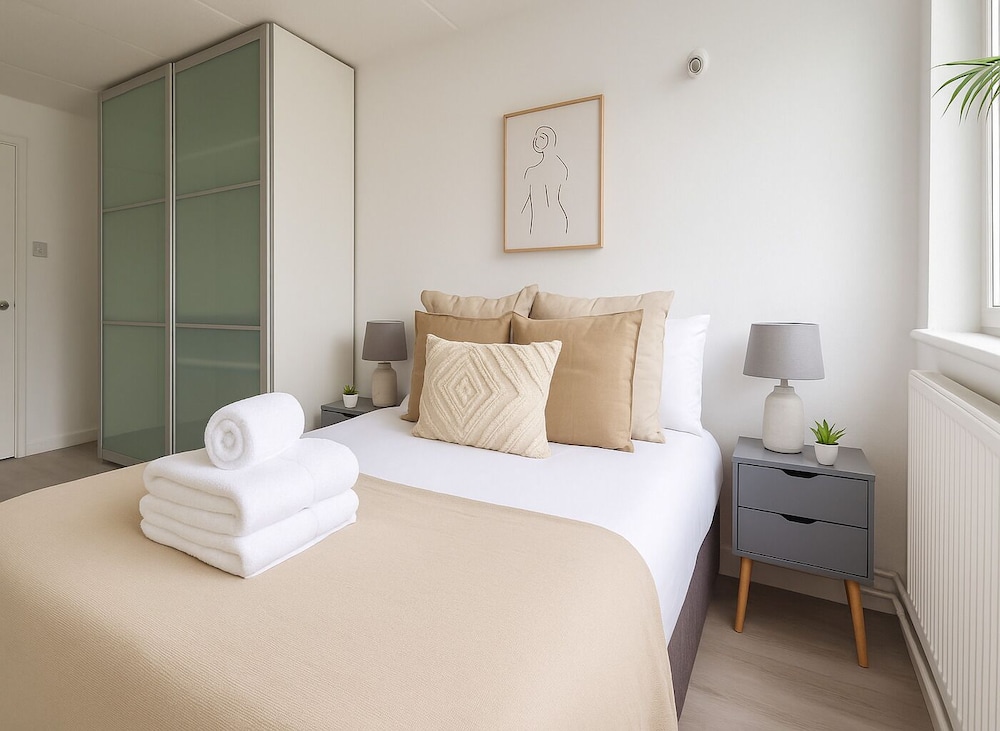 Elegant 2 Bedroom Apartment in Battersea
