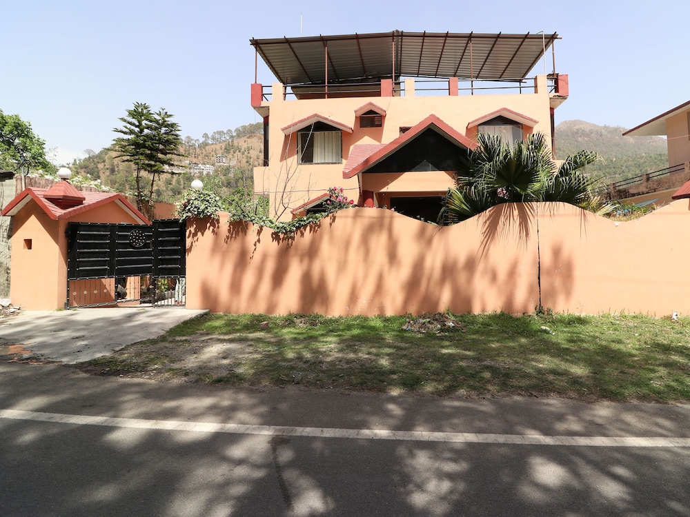 OYO 13884 Holiday Homes