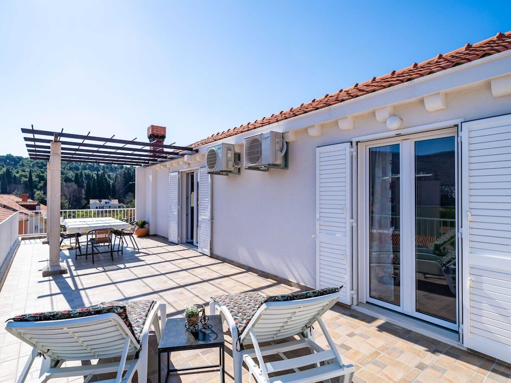 Apartment Dorica - Two Bedroom Apartment With Terrace