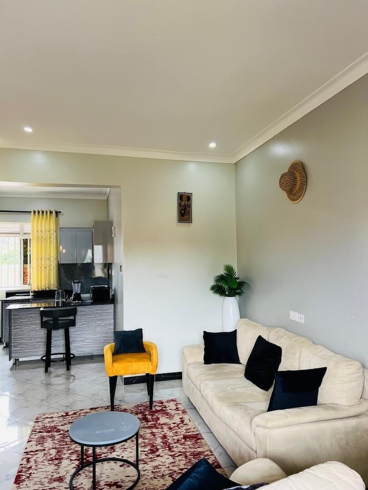 VICTORIA ROCK SUITES MUNYONYO