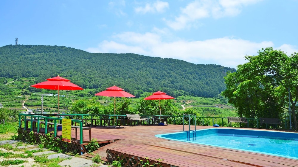 Tongyoung Macaio Pension view 4