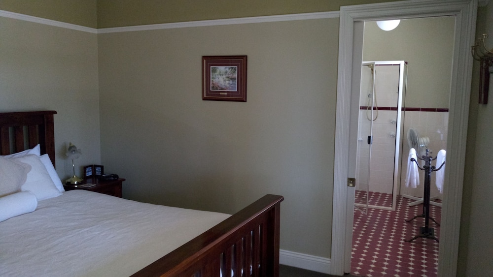 Bethany Manor Bed & Breakfast