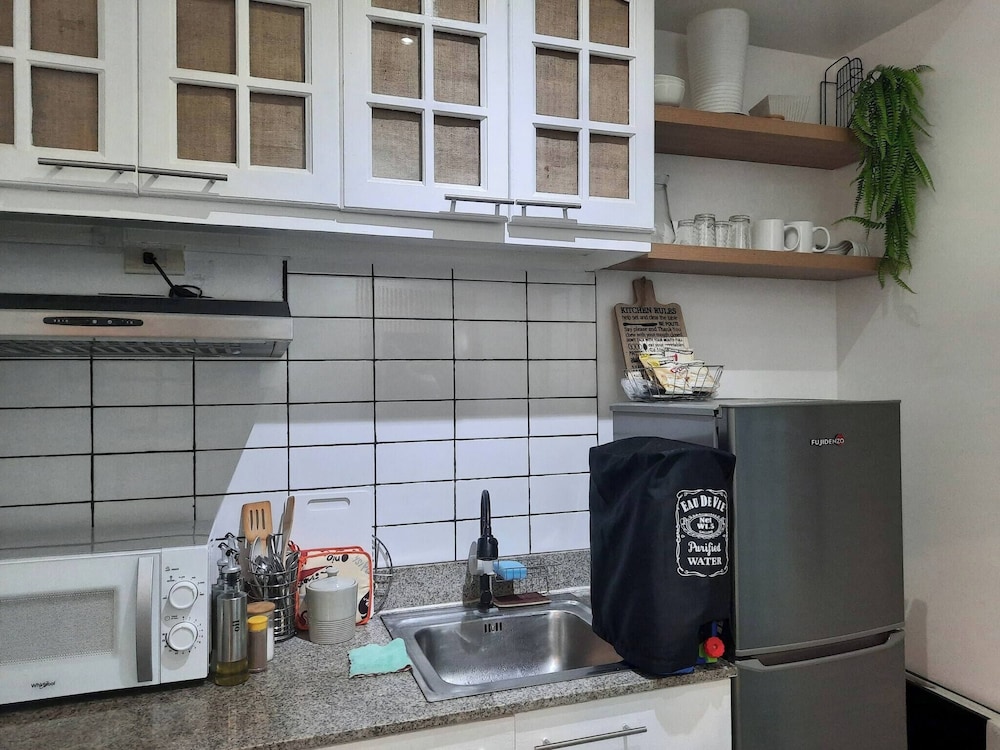 Stylish Condo at Mezza 1 With Fast Wifi & Netflix