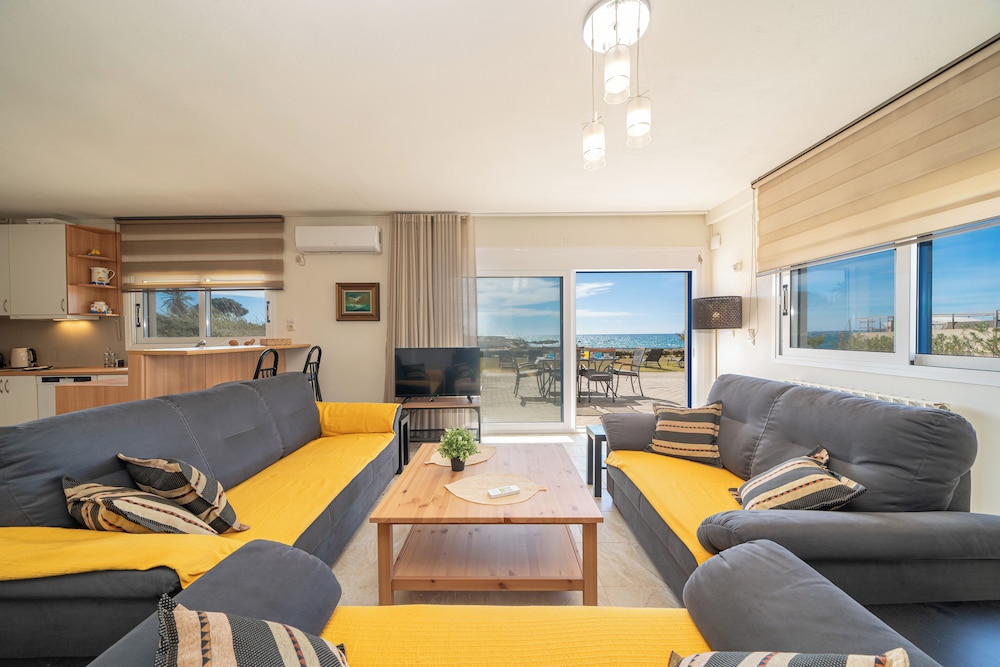 Sandoa Residence