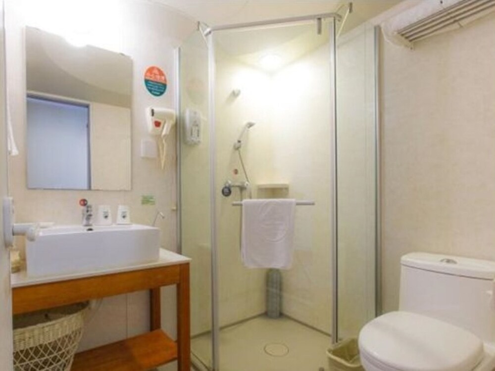 GreenTree Inn Xuzhou High Speed Railway Zhanqian Square Hotel