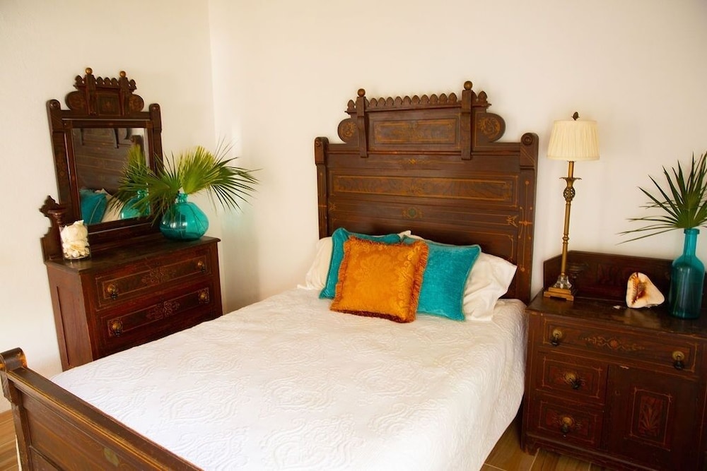 Blue Love Point 3br 3 Bedroom Home view 2