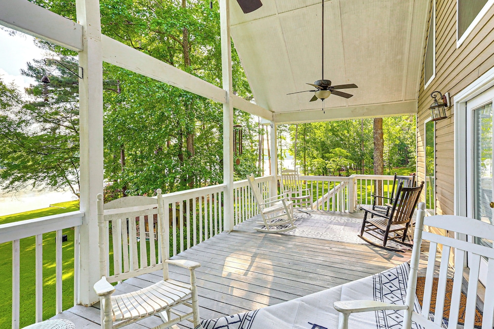 Remote Escape: Lake Home w/ Dock in Sparta!