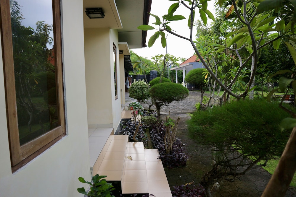Bhujangga Village Uluwatu