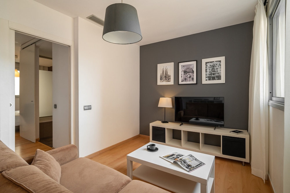 Casanova Apartments By Olala Homes