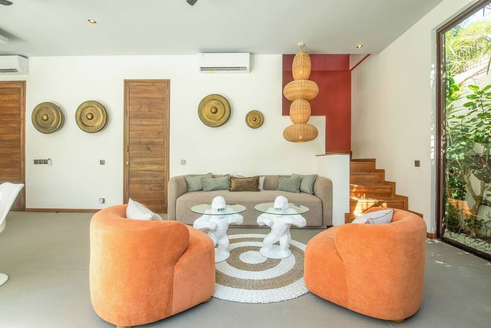 Modern 3BR Villa Enclosed Living