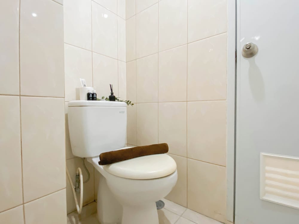 Simple And Strategic Location Studio Apartment At Springlake Summarecon Bekasi