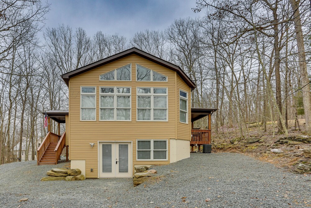 Hike, Swim & Ski: Home w/ Deck in Lackawaxen view 3