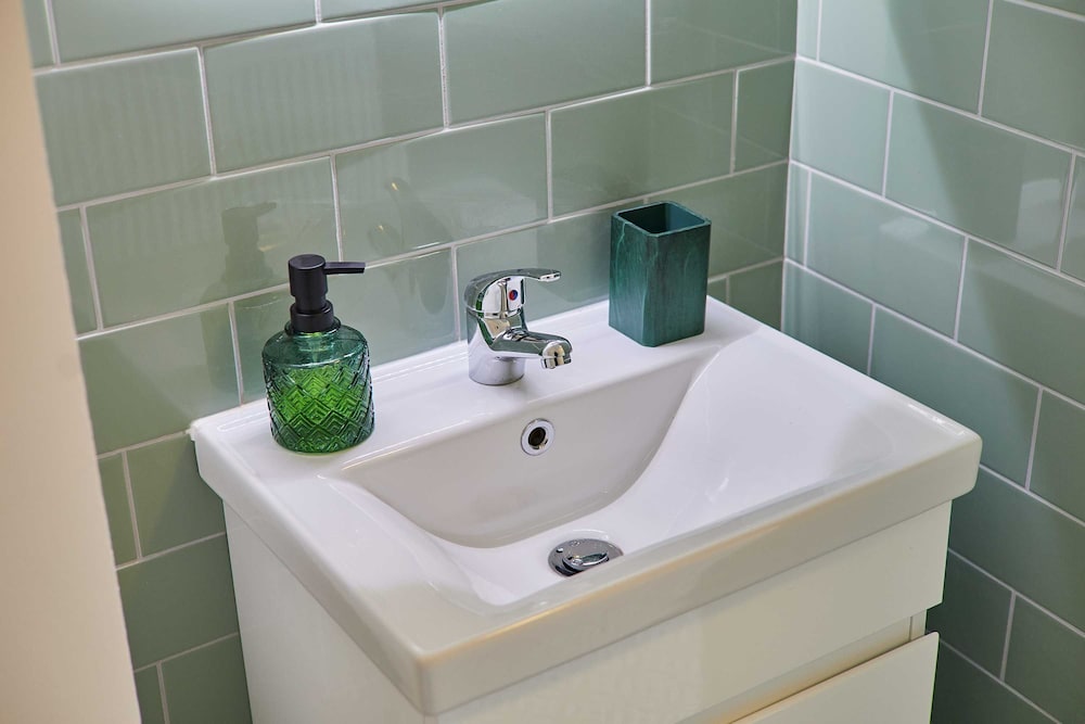 Host Stay Joffre Avenue