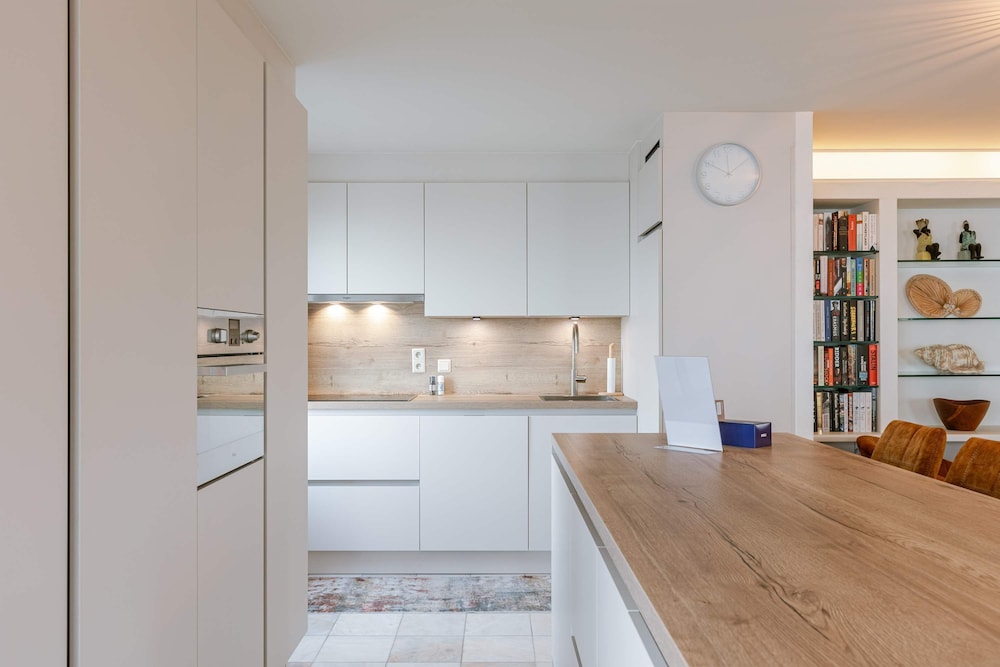 Hydro Palace - Stylish Charming Apartment With s