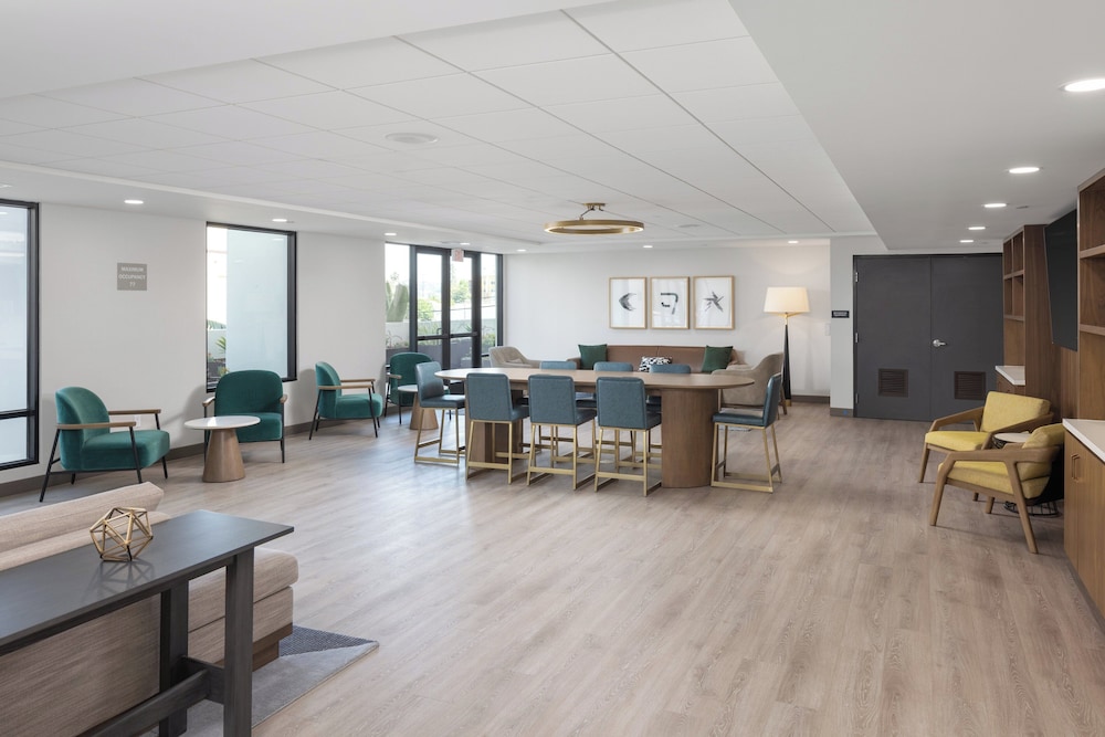 Holiday Inn  Suites Monterey Park Los Angeles, an IHG Hotel - Property Image 4