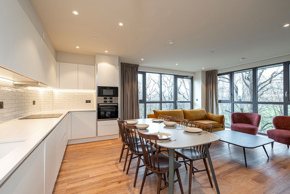Modern Apartment in North London