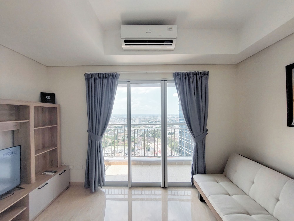 Serene And Comfort Living 3Br At Podomoro City Deli Medan Apartment
