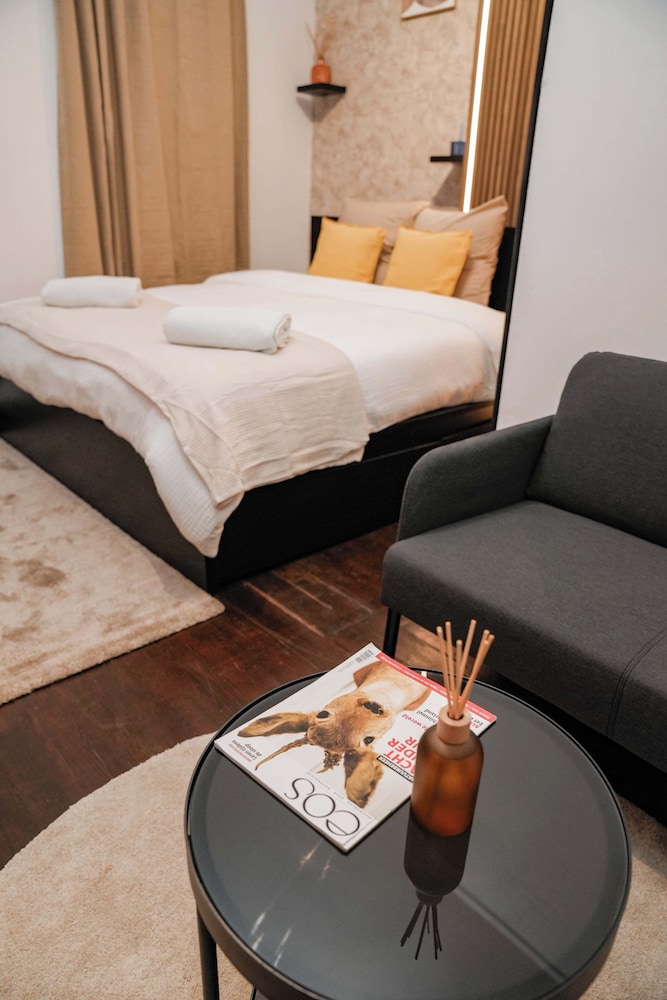 Comfy 5BR Apartment in Heart of Ghent