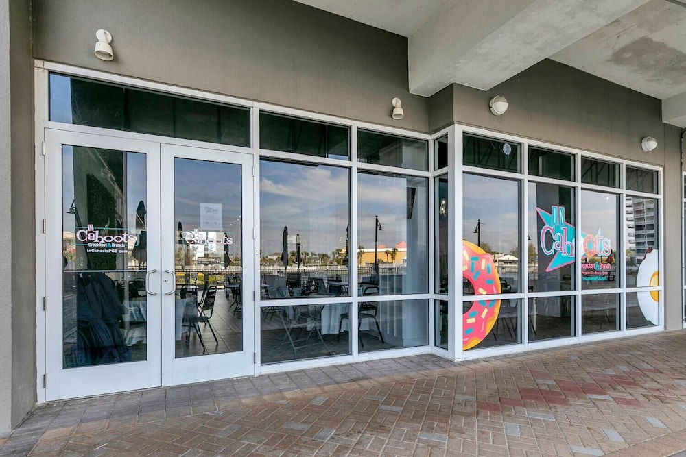 Laketown Wharf 331