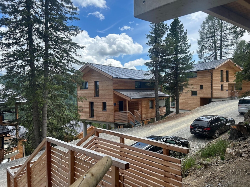 Amazing Chalet With Mountain Views