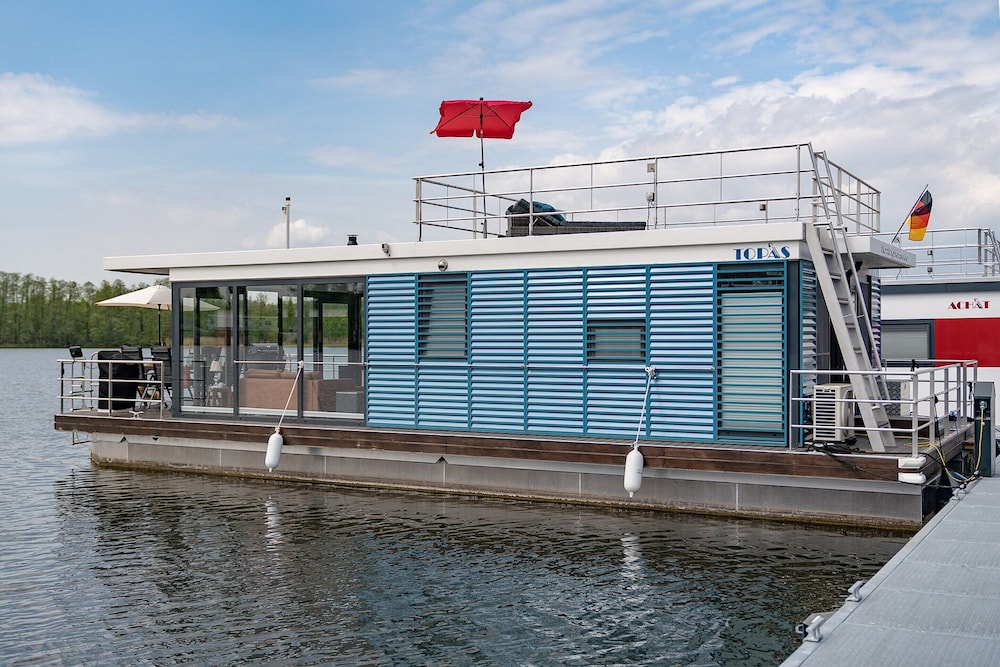 Hausboot am Prerauer Stich in Zehdenick