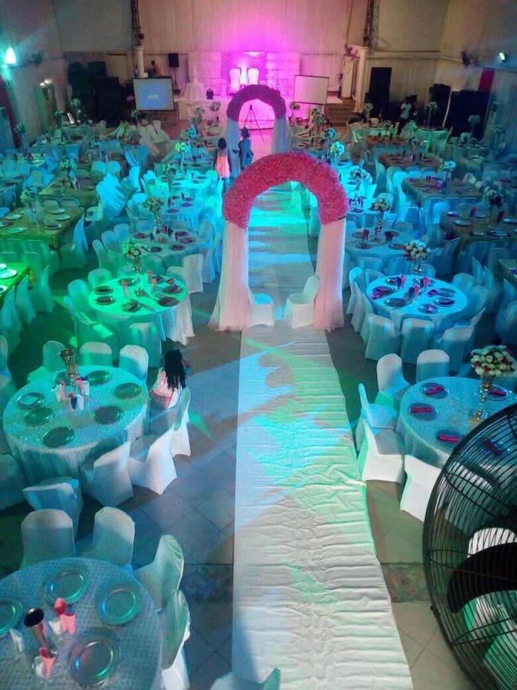 meeting & event spaces