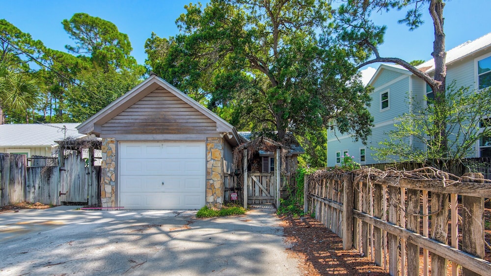 Pet Friendly on Canal in Old Seagrove - Next to Seaside & 3 Blocks to Beach! view 4