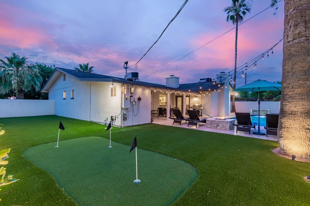 Desert Sands Heated Pool Firepit Old Town Putt Grn