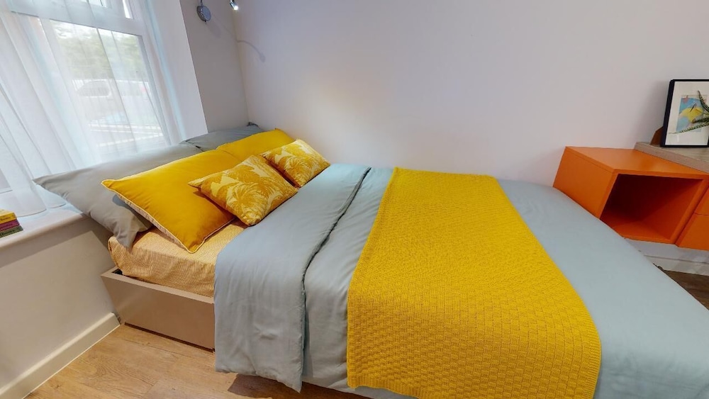 Student Only Studio with Kitchenette view 5