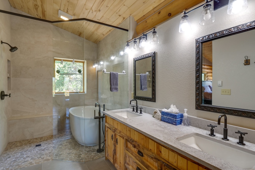 Alma Mountain Getaway w/ Private Hot Tub & Views view 4