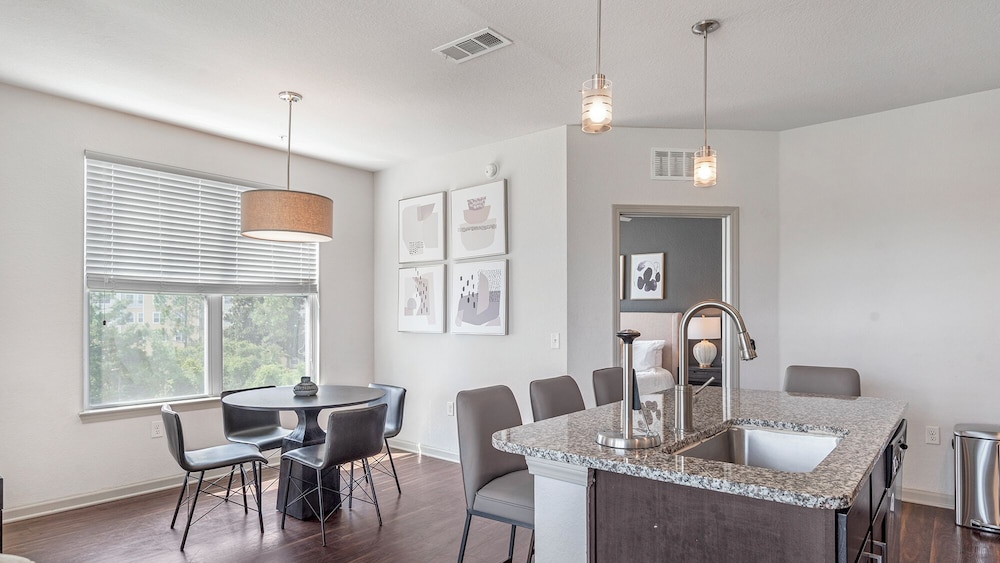 Landing Furnished Apartments Central Cleveland