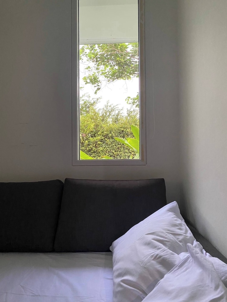 Hidden Villa Oasis Private Pool 2km to Beach&mall